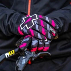 Muc-Off Handske Bolt MTB - Pink/Sort - 2010x -Enduro Butik 20103 3