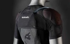 Bluegrass B&S D30 Body Armour - 3PP031CE00X20 8 Bluegrass B&S D30 Body Armour - 3PP031CE00X20 -Enduro Butik armour bs gravity protection hydro pack compatible 1 1536x965 1